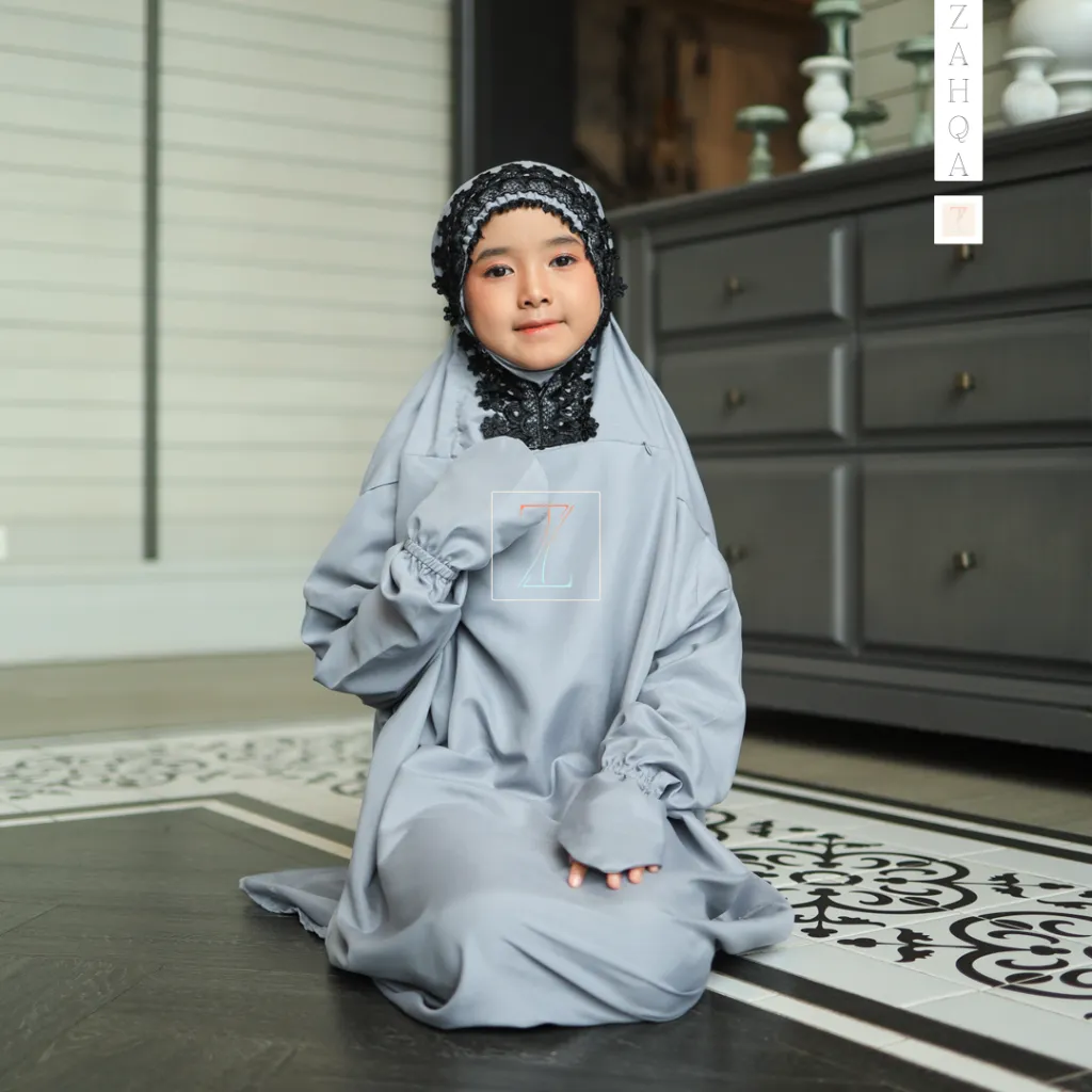 Zahqa Qisya Abu Silver Renda Hitam 0B6A9932.webp