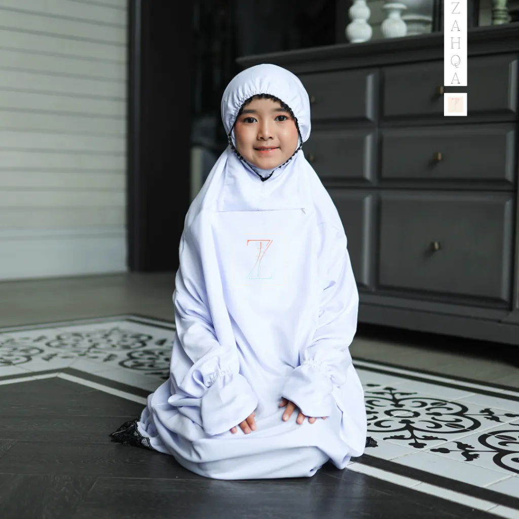 Zahqa Hayati Putih Renda Hitam 0B6A9434.webp