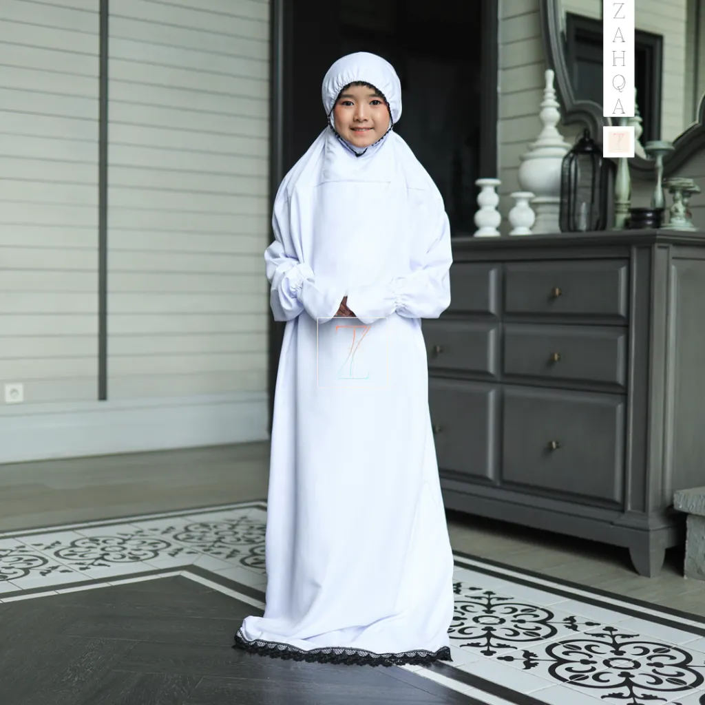 Zahqa Atiqa Putih Renda Hitam 0B6A9415.webp