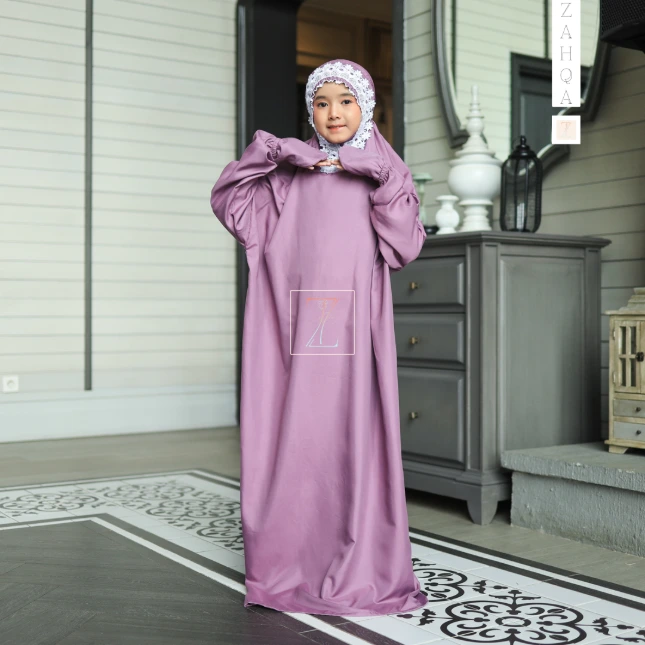 ZAHQA - Mukena Terusan Anak Remaja SD 4-6 Abaya Hadramaut Katun Micro Premium Polos Renda Gipper Kiffa (Abu Silver Renda Hitam)