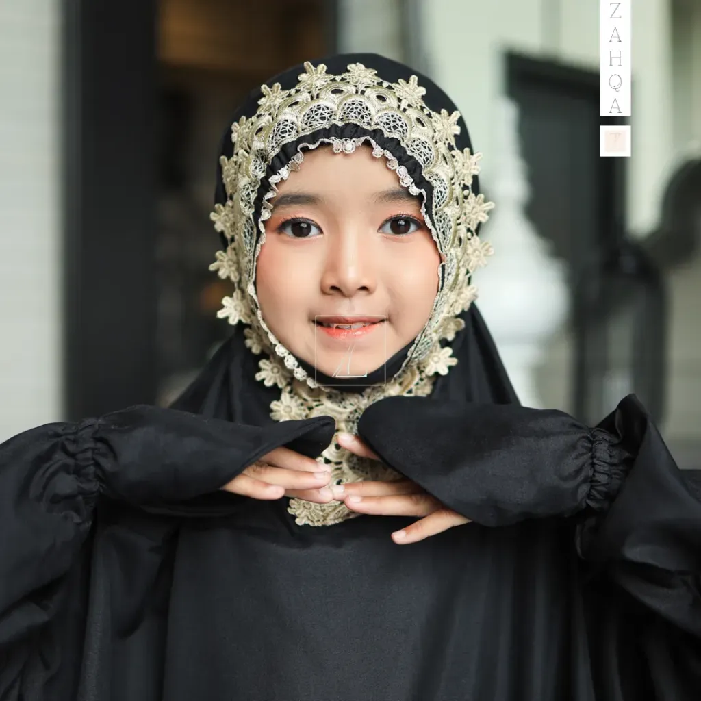 ZAHQA - Mukena Terusan Anak SD 1-3 Abaya Hadramaut Katun Micro Premium Polos Renda Gipper Qisya (Qisya)